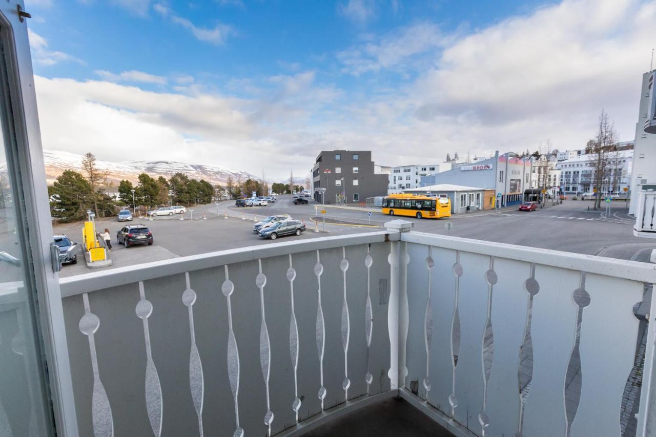 Central Apartment With Two Bedrooms And Balcony- Strandgata 9 Akureyri Exterior foto